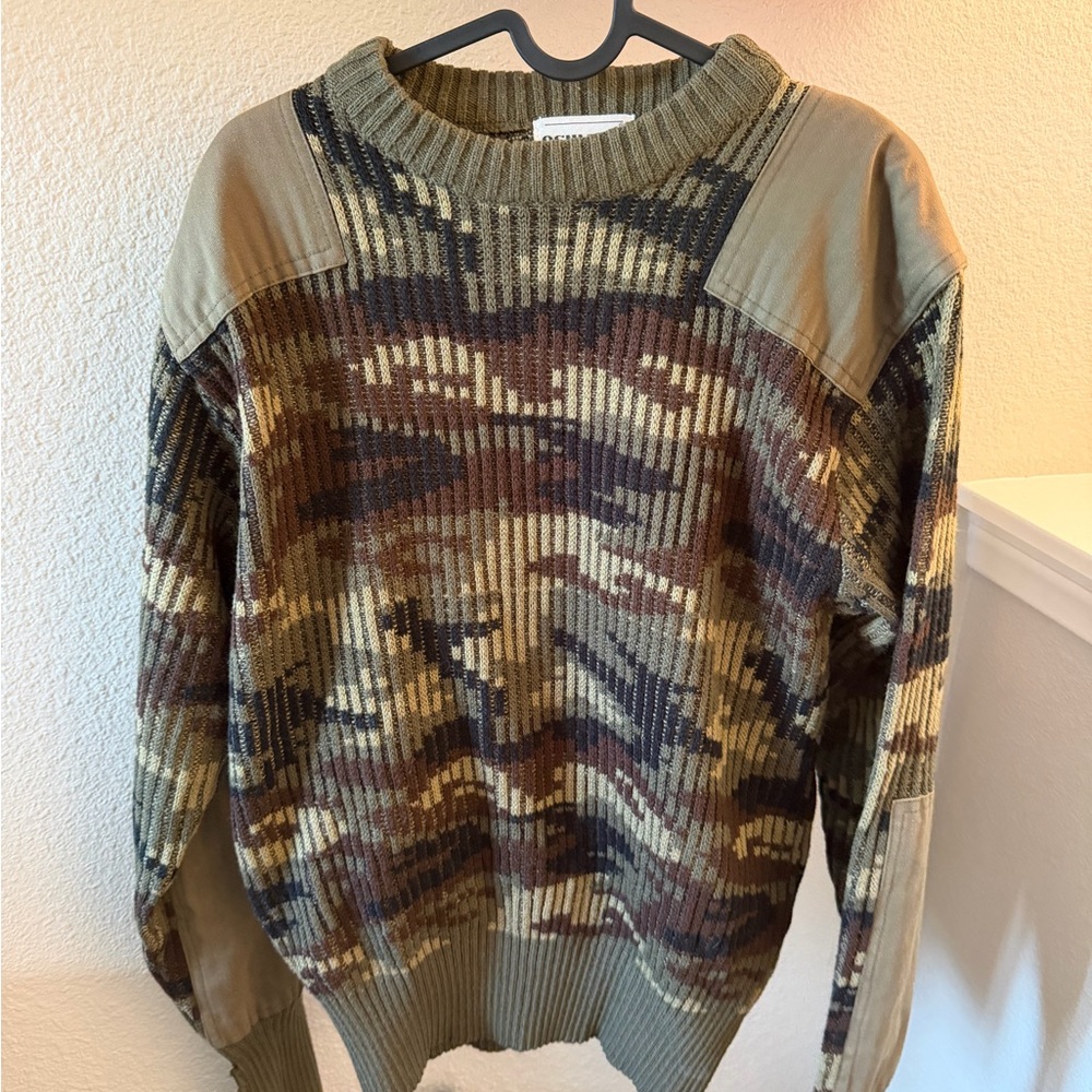 Vintage Oshman’s Sportswear Camo Large Knit Sweater Reinforced Shoulders Arms